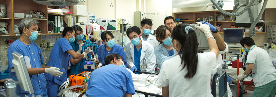 Clinical team saving the life of a trauma patient